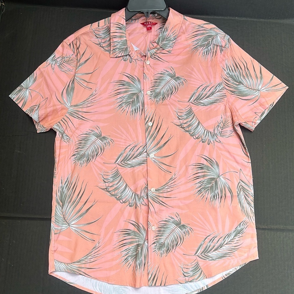 New GUESS Men’s Short Sleeve Shirt